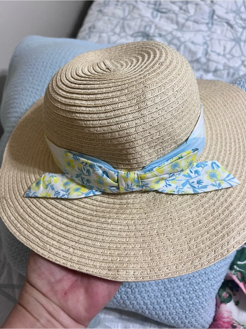 Beige Kids Straw Sun Hat with Pastel Blue & Yellow Floral Bow EUC Youth Girl